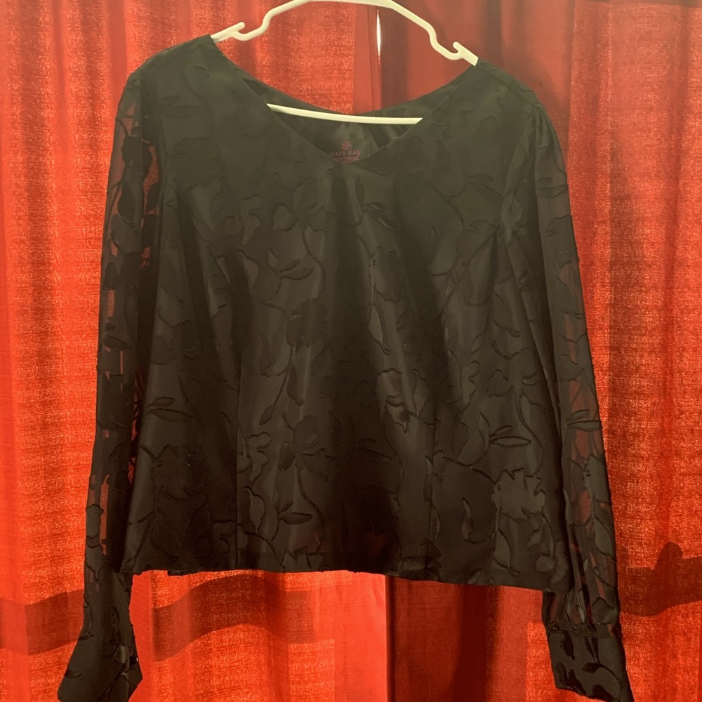 Mary Kay black top